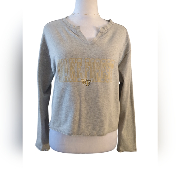 Alta Gracia Sweaters - AG sweater Alta gracias is a living wage  company color Gray size S